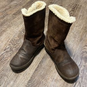 UGG Australia Kona Brown Suede Sheepskin Lined Toggle Boots 5183 Womens Sz 9 US